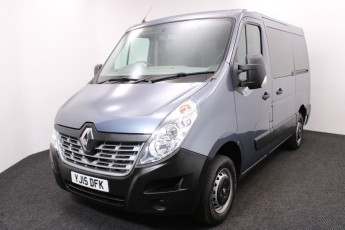 Wheeclahir accessible van renault master blue YJ15DFK 2