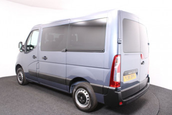 Wheeclahir accessible van renault master blue YJ15DFK 3