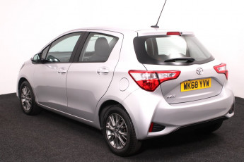 Silver yaris wk68yvw 3
